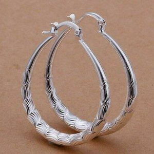 Women’s 925 Silver Plated Oval Etched Hoop Pierced 1-1.5 Inch Earrings P001